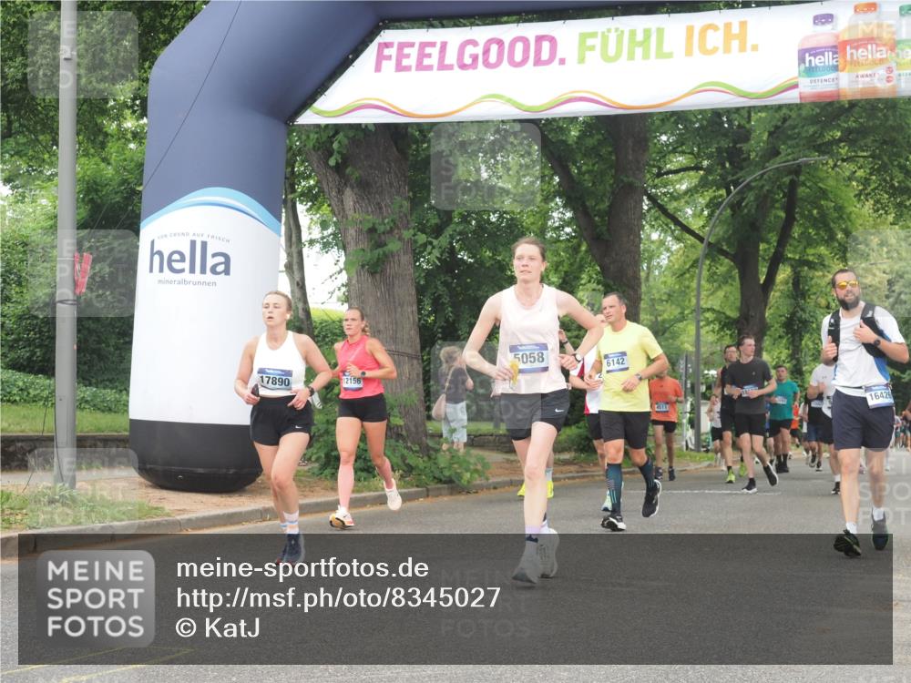29.06.2025 - hella hamburg halbmarathon KatJ http://msf.ph/oto/8345027 29.06.2025 10:49:26 Zwischen KM18-KM19 1147, 3625, 5058, 5379, 6142 meine-sportfotos.de