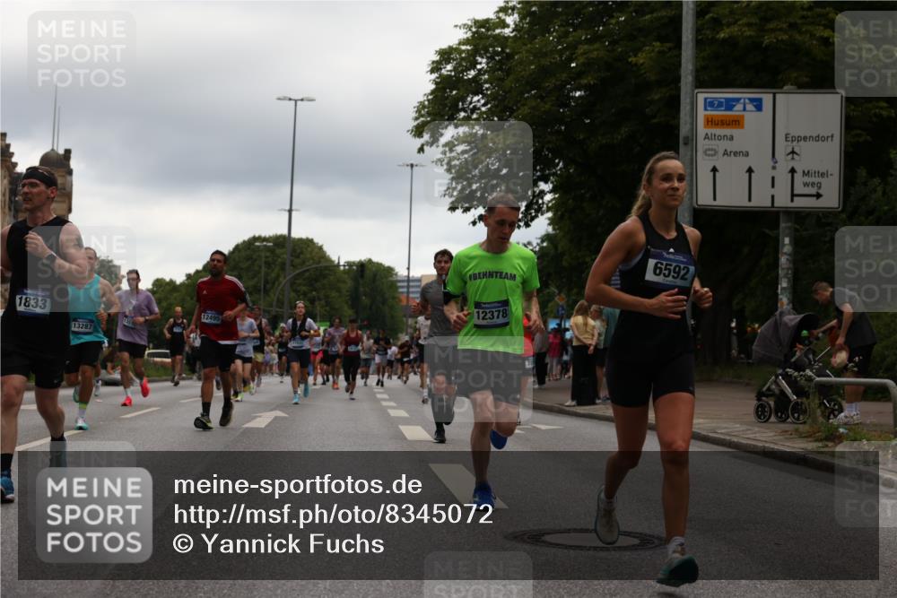 29.06.2025 - hella hamburg halbmarathon Yannick Fuchs http://msf.ph/oto/8345072 29.06.2025 10:52:23 20KM 1319, 1833, 2159, 2250, 2619, 2656, 2711, 2996, 3251, 4550, 4708, 4767, 5277, 5675, 6138, 6147, 6592, 7082, 7659, 7856, 8089, 9230, 9553, 9555, 10020, 10268, 10319, 10518, 10703, 11394, 11605, 11808, 11846, 12378, 12495, 12734, 12735, 12879, 13287, 13512, 13654, 13694, 14355, 14673, 15197, 15434, 15527, 16189, 17531, 17665, 17814, 17827, 17967, 18727, 18985 meine-sportfotos.de