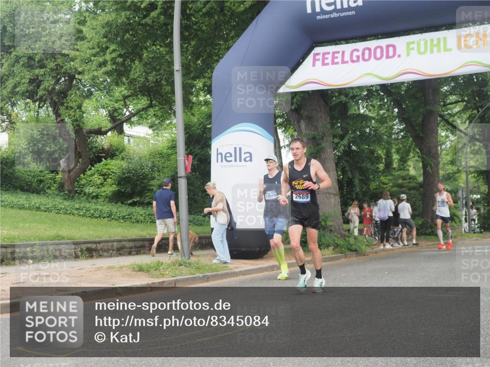 29.06.2025 - hella hamburg halbmarathon KatJ http://msf.ph/oto/8345084 29.06.2025 10:19:55 Zwischen KM18-KM19 2689, 8190, 8318 meine-sportfotos.de