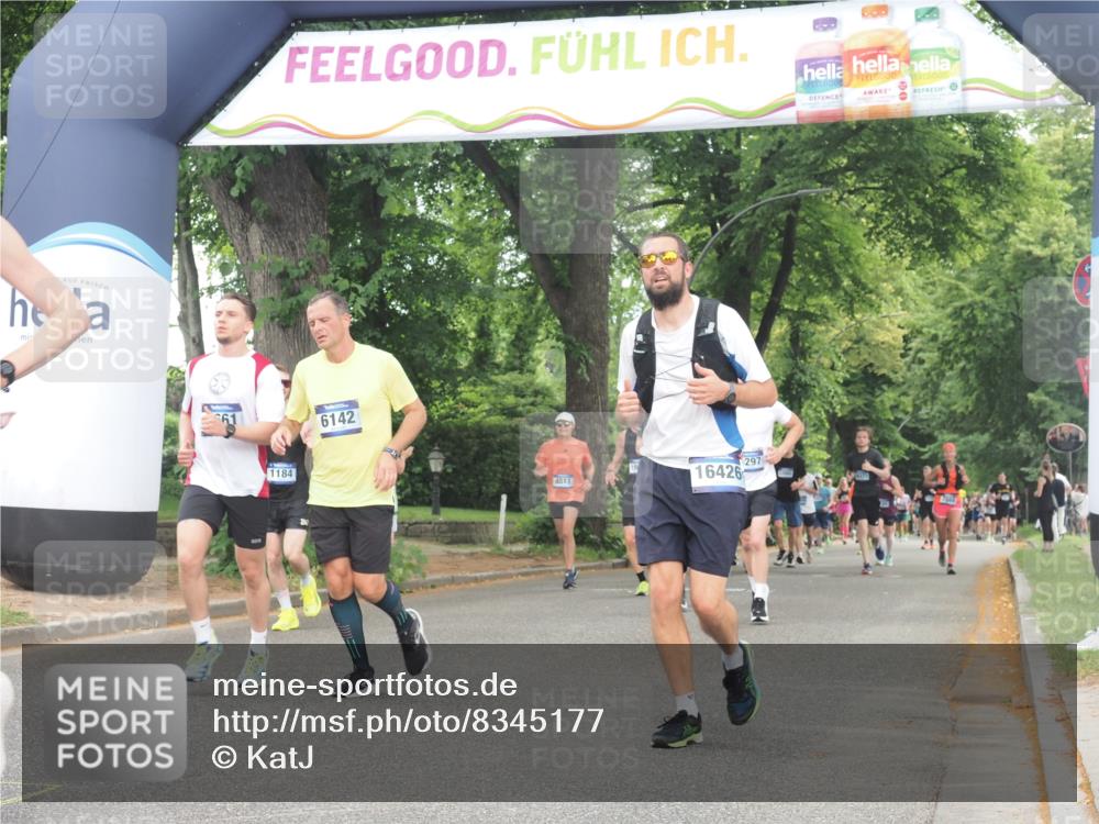 29.06.2025 - hella hamburg halbmarathon KatJ http://msf.ph/oto/8345177 29.06.2025 10:49:28 Zwischen KM18-KM19 1147, 1184, 2661, 3625, 5058, 5379, 6142 meine-sportfotos.de