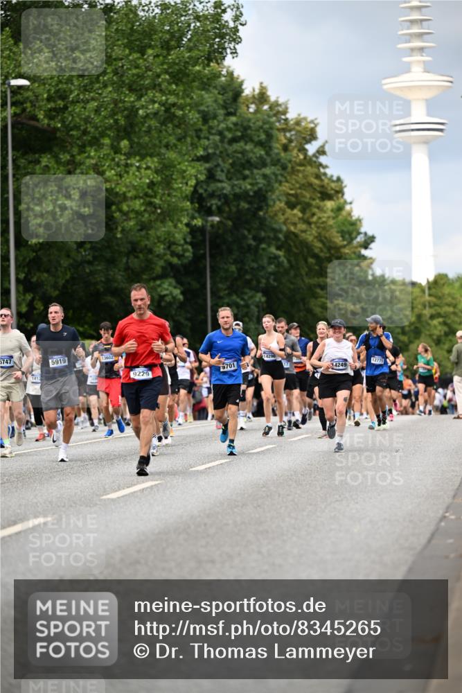 29.06.2025 - hella hamburg halbmarathon Dr. Thomas Lammeyer http://msf.ph/oto/8345265 29.06.2025 10:40:34 Kennedybrücke 1036, 1102, 1183, 1224, 1284, 3243, 3699, 3741, 3990, 4902, 4937, 5012, 5171, 5240, 5246, 5540, 5747, 5919, 6417, 6896, 7927, 8530, 9229, 9295, 9694, 9701, 10119, 10336, 10341, 10531 meine-sportfotos.de