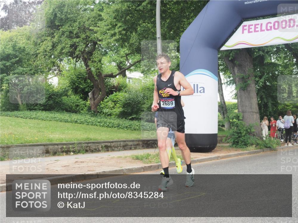 29.06.2025 - hella hamburg halbmarathon KatJ http://msf.ph/oto/8345284 29.06.2025 10:19:56 Zwischen KM18-KM19 2689, 8190, 8318 meine-sportfotos.de