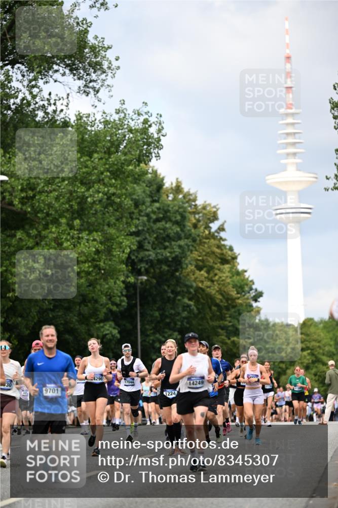 29.06.2025 - hella hamburg halbmarathon Dr. Thomas Lammeyer http://msf.ph/oto/8345307 29.06.2025 10:40:38 Kennedybrücke 1008, 1010, 1102, 1183, 1224, 1284, 3243, 3401, 3699, 3990, 4245, 4902, 4937, 5171, 5240, 5246, 5540, 5747, 5919, 6417, 8530, 8581, 9229, 9295, 9432, 9694, 9701, 10336, 10341, 10531, 10577, 10984 meine-sportfotos.de