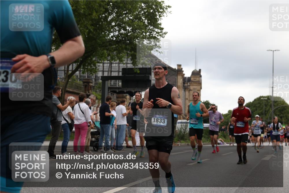 29.06.2025 - hella hamburg halbmarathon Yannick Fuchs http://msf.ph/oto/8345359 29.06.2025 10:52:24 20KM 1319, 1833, 2159, 2250, 2619, 2656, 2711, 2996, 3251, 4550, 4708, 4767, 5277, 5675, 6138, 6147, 6592, 7082, 7659, 7856, 8089, 9230, 9553, 9555, 10020, 10268, 10319, 10518, 10703, 11394, 11605, 11808, 11846, 12378, 12495, 12734, 12735, 12879, 13287, 13512, 13654, 13694, 14355, 14673, 15197, 15434, 15527, 16189, 17531, 17665, 17814, 17827, 17839, 17967, 18727, 18985 meine-sportfotos.de