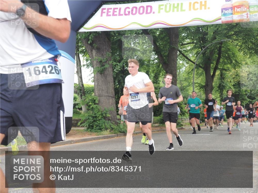 29.06.2025 - hella hamburg halbmarathon KatJ http://msf.ph/oto/8345371 29.06.2025 10:49:30 Zwischen KM18-KM19 1184, 2661, 4511, 5058, 5379, 6142 meine-sportfotos.de