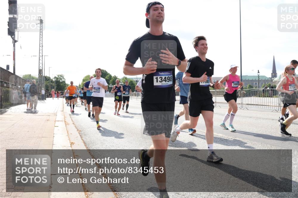 29.06.2025 - hella hamburg halbmarathon Lena Gebhardt http://msf.ph/oto/8345453 29.06.2025 10:00:52 Lombardsbrücke 11623, 1340, 13498, 7087, 3983, 1726, 1544, 1568, 1583, 1611, 1681, 1726, 2236, 2426, 2474, 2490, 2982, 3042, 3059, 3141, 3400, 3625, 3740, 3794, 3983, 4238, 4419, 4579, 4616, 4708, 4767, 4940, 4945, 5033, 5418, 5643, 5870, 6138, 6147, 6220, 6443, 6487, 6531, 6714, 6757, 6835, 7658, 7757, 7759, 7761, 8255, 8326, 8478, 8632, 8923, 9124, 9553, 9555, 9577, 9932, 10074, 10188, 10271, 10599 meine-sportfotos.de