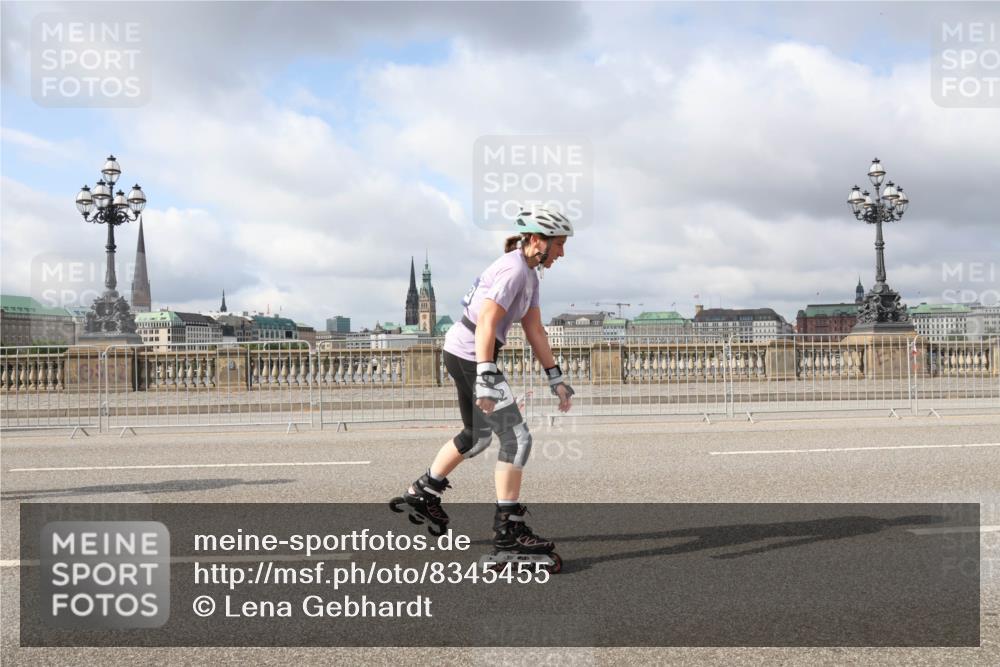 29.06.2025 - hella hamburg halbmarathon Lena Gebhardt http://msf.ph/oto/8345455 29.06.2025 09:09:09 Lombardsbrücke  meine-sportfotos.de
