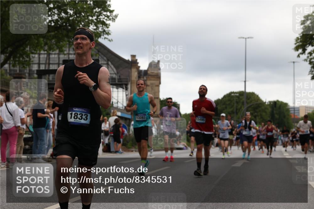 29.06.2025 - hella hamburg halbmarathon Yannick Fuchs http://msf.ph/oto/8345531 29.06.2025 10:52:24 20KM 1319, 1833, 2159, 2250, 2619, 2656, 2711, 2996, 3251, 4550, 4708, 4767, 5277, 5675, 6138, 6147, 6592, 7082, 7659, 7856, 8089, 9230, 9553, 9555, 10020, 10268, 10319, 10518, 10703, 11394, 11605, 11808, 11846, 12378, 12495, 12734, 12735, 12879, 13287, 13512, 13654, 13694, 14355, 14673, 15197, 15434, 15527, 16189, 17531, 17665, 17814, 17827, 17839, 17967, 18727, 18985 meine-sportfotos.de