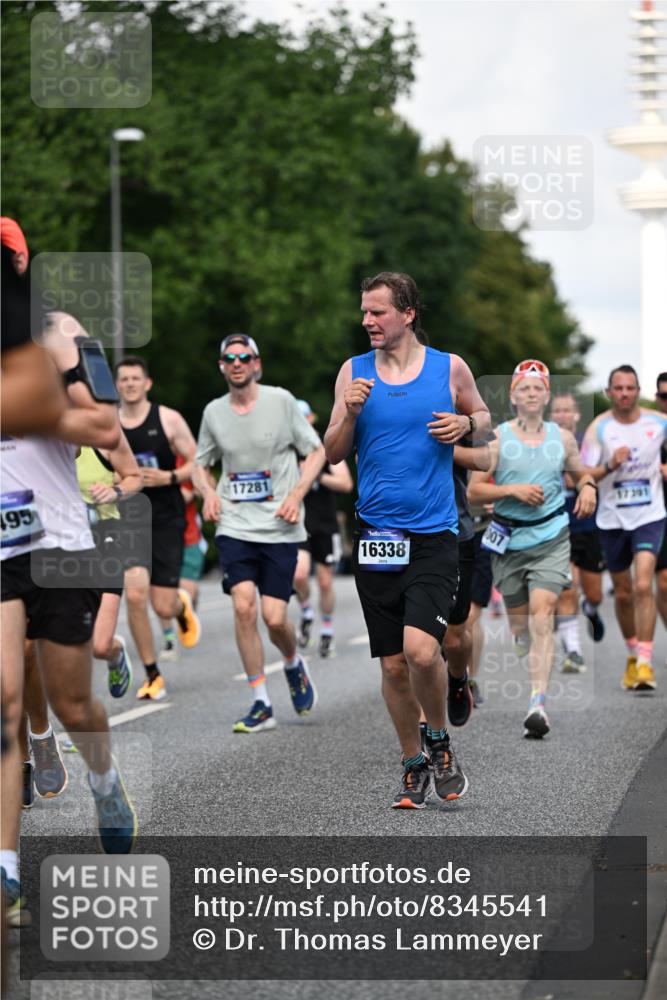 29.06.2025 - hella hamburg halbmarathon Dr. Thomas Lammeyer http://msf.ph/oto/8345541 29.06.2025 09:56:06 Kennedybrücke 1057, 1139, 1169, 1220, 1415, 1512, 1604, 2233, 3305, 4080, 4871, 4915, 5007, 5011, 5336, 6373, 6711, 7067, 7185, 7191, 7432, 7451, 7710, 7865, 7961, 8467, 8852, 9444, 10099, 10251, 10493, 10691, 10741 meine-sportfotos.de