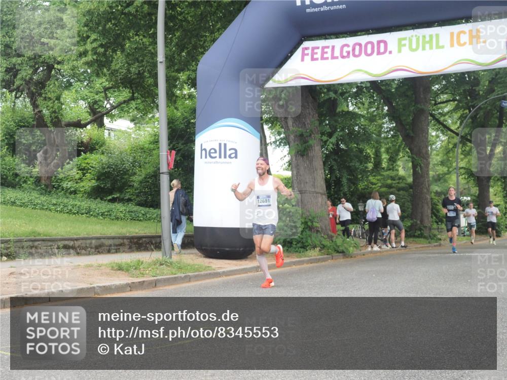 29.06.2025 - hella hamburg halbmarathon KatJ http://msf.ph/oto/8345553 29.06.2025 10:19:58 Zwischen KM18-KM19 2689, 8190, 8318 meine-sportfotos.de