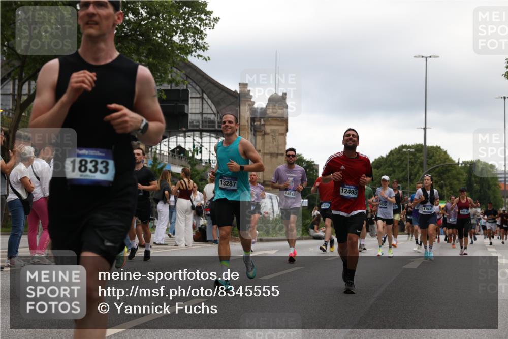 29.06.2025 - hella hamburg halbmarathon Yannick Fuchs http://msf.ph/oto/8345555 29.06.2025 10:52:24 20KM 1319, 1833, 2159, 2250, 2619, 2656, 2711, 2996, 3251, 4550, 4708, 4767, 5277, 5675, 6138, 6147, 6592, 7082, 7659, 7856, 8089, 9230, 9553, 9555, 10020, 10268, 10319, 10518, 10703, 11394, 11605, 11808, 11846, 12378, 12495, 12734, 12735, 12879, 13287, 13512, 13654, 13694, 14355, 14673, 15197, 15434, 15527, 16189, 17531, 17665, 17814, 17827, 17839, 17967, 18727, 18985 meine-sportfotos.de