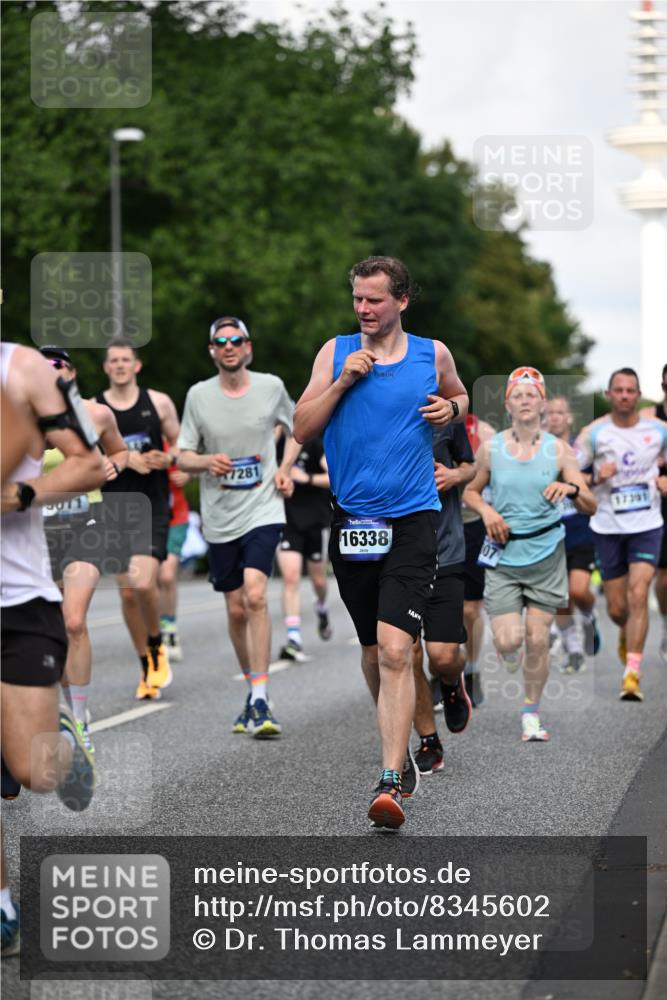 29.06.2025 - hella hamburg halbmarathon Dr. Thomas Lammeyer http://msf.ph/oto/8345602 29.06.2025 09:56:06 Kennedybrücke 1057, 1139, 1169, 1220, 1415, 1512, 1604, 2233, 3305, 4080, 4871, 4915, 5007, 5011, 5336, 6373, 6711, 7067, 7185, 7191, 7432, 7451, 7710, 7865, 7961, 8467, 8852, 9444, 10099, 10251, 10493, 10691, 10741 meine-sportfotos.de