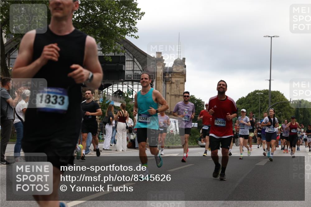 29.06.2025 - hella hamburg halbmarathon Yannick Fuchs http://msf.ph/oto/8345626 29.06.2025 10:52:25 20KM 1319, 1833, 2159, 2250, 2619, 2711, 2996, 3251, 4550, 4708, 4767, 5675, 6138, 6147, 6592, 7082, 7659, 7856, 8089, 9230, 9553, 9555, 10020, 10268, 10319, 10518, 10703, 11394, 11605, 11808, 11846, 12378, 12495, 12734, 12735, 12879, 13287, 13512, 13654, 13694, 14355, 14673, 15197, 15434, 15527, 16189, 17531, 17665, 17814, 17839, 17967, 18682, 18727, 18985 meine-sportfotos.de