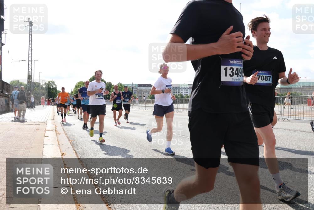 29.06.2025 - hella hamburg halbmarathon Lena Gebhardt http://msf.ph/oto/8345639 29.06.2025 10:00:52 Lombardsbrücke 6757, 11623, 13407, 5033, 1349, 7087, 1544, 1568, 1583, 1611, 1681, 1726, 2236, 2426, 2474, 2490, 2982, 3042, 3059, 3141, 3400, 3625, 3740, 3794, 3983, 4238, 4419, 4579, 4616, 4708, 4767, 4940, 4945, 5033, 5418, 5643, 5870, 6138, 6147, 6220, 6443, 6487, 6531, 6714, 6757, 6835, 7658, 7757, 7759, 7761, 8255, 8326, 8478, 8632, 8923, 9124, 9553, 9555, 9577, 9932, 10074, 10188, 10271, 10599 meine-sportfotos.de