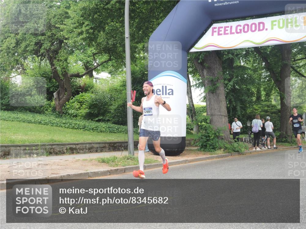 29.06.2025 - hella hamburg halbmarathon KatJ http://msf.ph/oto/8345682 29.06.2025 10:19:58 Zwischen KM18-KM19 2689, 8190, 8318 meine-sportfotos.de