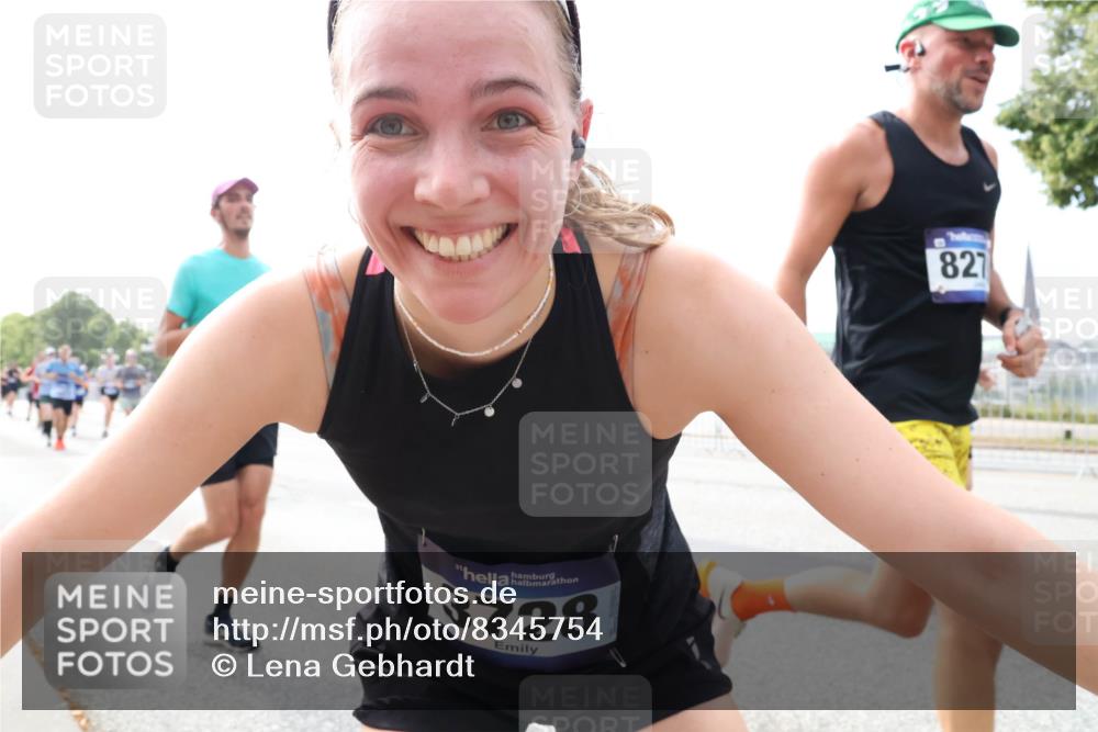 29.06.2025 - hella hamburg halbmarathon Lena Gebhardt http://msf.ph/oto/8345754 29.06.2025 10:13:34 Lombardsbrücke 3728, 827, 1007, 1131, 1747, 1859, 2055, 2359, 2721, 2904, 2961, 2987, 3218, 3360, 3728, 3729, 4001, 4187, 4795, 4950, 5232, 5546, 5631, 5719, 6026, 6489, 6717, 6724, 7346, 7446, 7447, 7460, 7462, 7913, 8279, 8673, 8913, 9128, 9527, 9612, 9631, 10977, 11441, 12313, 12492, 12797, 12928, 12929, 13331, 13928, 15085, 15663, 15721, 15722, 15922, 16030, 16255, 16437, 16491, 17472, 17474, 17988, 18048, 18222, 18231, 18732 meine-sportfotos.de