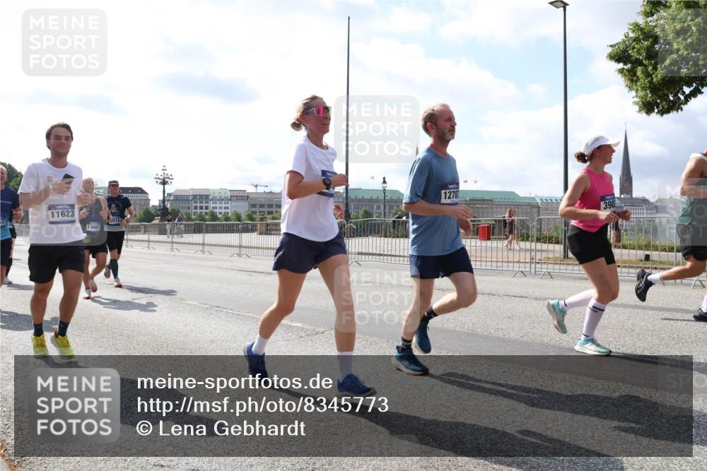 29.06.2025 - hella hamburg halbmarathon Lena Gebhardt http://msf.ph/oto/8345773 29.06.2025 10:00:53 Lombardsbrücke 57, 11623, 13407, 12787, 398, 1130, 1544, 1568, 1583, 1611, 1681, 1726, 2236, 2426, 2474, 2490, 2936, 2982, 3042, 3059, 3141, 3400, 3625, 3740, 3794, 3983, 4238, 4419, 4579, 4616, 4708, 4767, 4940, 4945, 5033, 5418, 5643, 5870, 6138, 6147, 6443, 6487, 6531, 6714, 6757, 6835, 7658, 7757, 7759, 7761, 8255, 8326, 8478, 8632, 8923, 9124, 9553, 9555, 9577, 9932, 10074, 10188, 10271, 10599 meine-sportfotos.de
