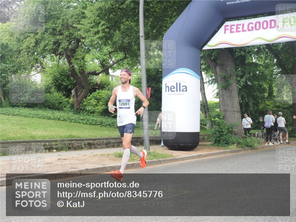29.06.2025 - hella hamburg halbmarathon KatJ http://msf.ph/oto/8345776 29.06.2025 10:19:59 Zwischen KM18-KM19 2689, 8318 meine-sportfotos.de