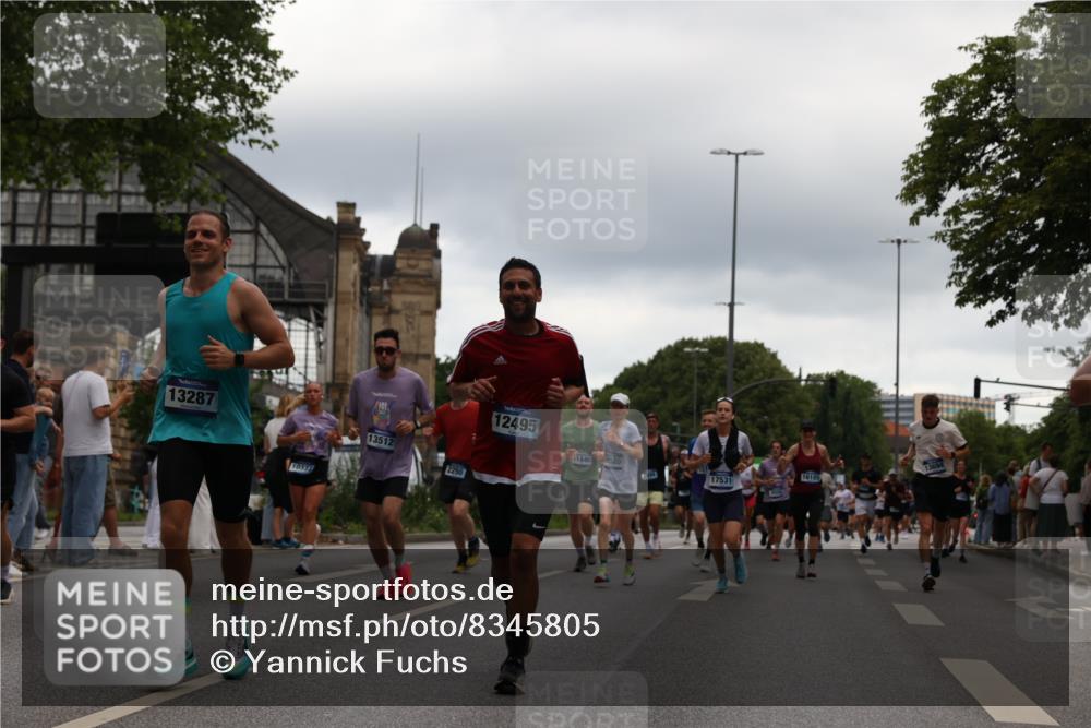 29.06.2025 - hella hamburg halbmarathon Yannick Fuchs http://msf.ph/oto/8345805 29.06.2025 10:52:25 20KM 1319, 1833, 2159, 2250, 2619, 2711, 2996, 3251, 4550, 4708, 4767, 5675, 6138, 6147, 6592, 7082, 7659, 7856, 8089, 9230, 9553, 9555, 10020, 10268, 10319, 10518, 10703, 11394, 11605, 11808, 11846, 12378, 12495, 12734, 12735, 12879, 13287, 13512, 13654, 13694, 14355, 14673, 15197, 15434, 15527, 16189, 17531, 17665, 17814, 17839, 17967, 18682, 18727, 18985 meine-sportfotos.de
