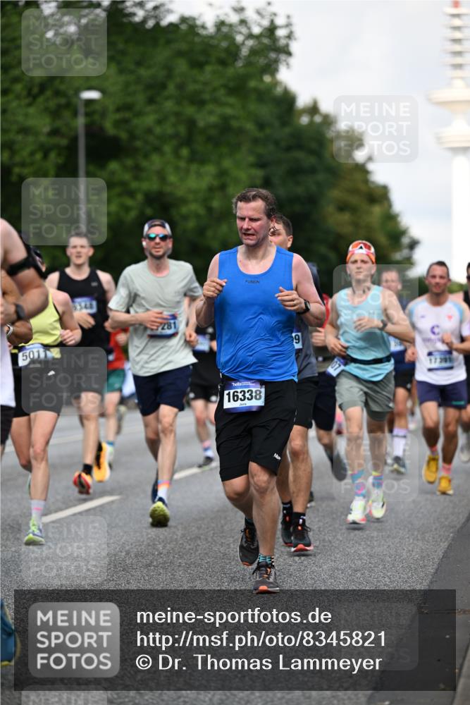 29.06.2025 - hella hamburg halbmarathon Dr. Thomas Lammeyer http://msf.ph/oto/8345821 29.06.2025 09:56:06 Kennedybrücke 1057, 1139, 1169, 1220, 1415, 1512, 1604, 2233, 3305, 4080, 4871, 4915, 5007, 5011, 5336, 6373, 6711, 7067, 7185, 7191, 7432, 7451, 7710, 7865, 7961, 8467, 8852, 9444, 10099, 10251, 10493, 10691, 10741 meine-sportfotos.de