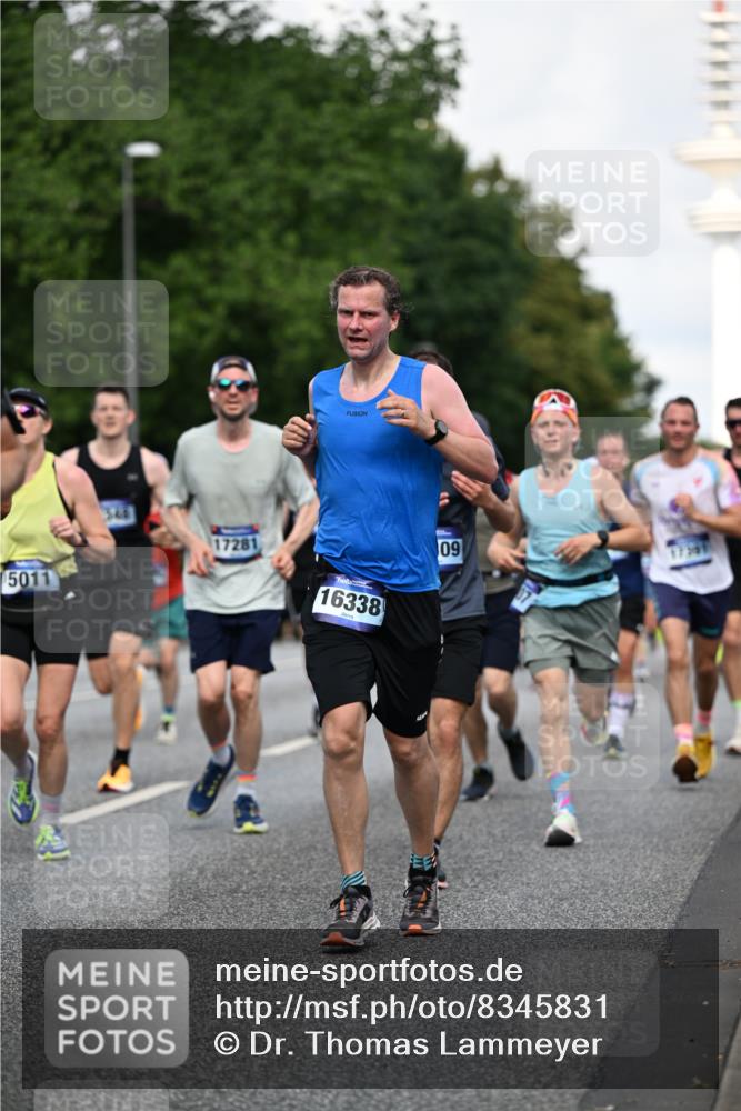 29.06.2025 - hella hamburg halbmarathon Dr. Thomas Lammeyer http://msf.ph/oto/8345831 29.06.2025 09:56:06 Kennedybrücke 1057, 1139, 1169, 1220, 1415, 1512, 1604, 2233, 3305, 4080, 4871, 4915, 5007, 5011, 5336, 6373, 6711, 7067, 7185, 7191, 7432, 7451, 7710, 7865, 7961, 8467, 8852, 9444, 10099, 10251, 10493, 10691, 10741 meine-sportfotos.de
