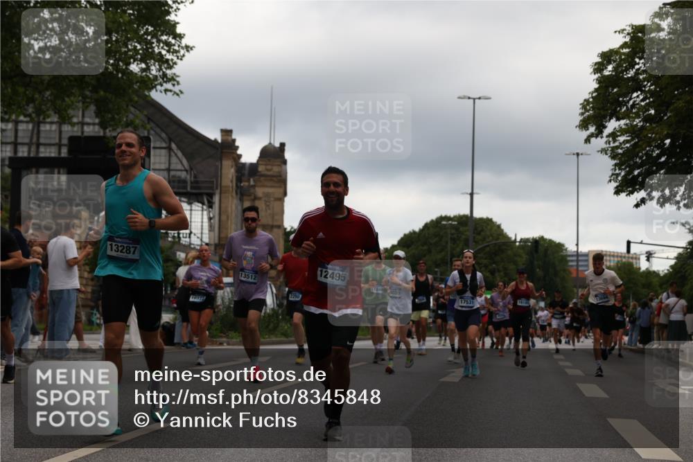 29.06.2025 - hella hamburg halbmarathon Yannick Fuchs http://msf.ph/oto/8345848 29.06.2025 10:52:25 20KM 1319, 1833, 2159, 2250, 2619, 2711, 2996, 3251, 4550, 4708, 4767, 5675, 6138, 6147, 6592, 7082, 7659, 7856, 8089, 9230, 9553, 9555, 10020, 10268, 10319, 10518, 10703, 11394, 11605, 11808, 11846, 12378, 12495, 12734, 12735, 12879, 13287, 13512, 13654, 13694, 14355, 14673, 15197, 15434, 15527, 16189, 17531, 17665, 17814, 17839, 17967, 18682, 18727, 18985 meine-sportfotos.de