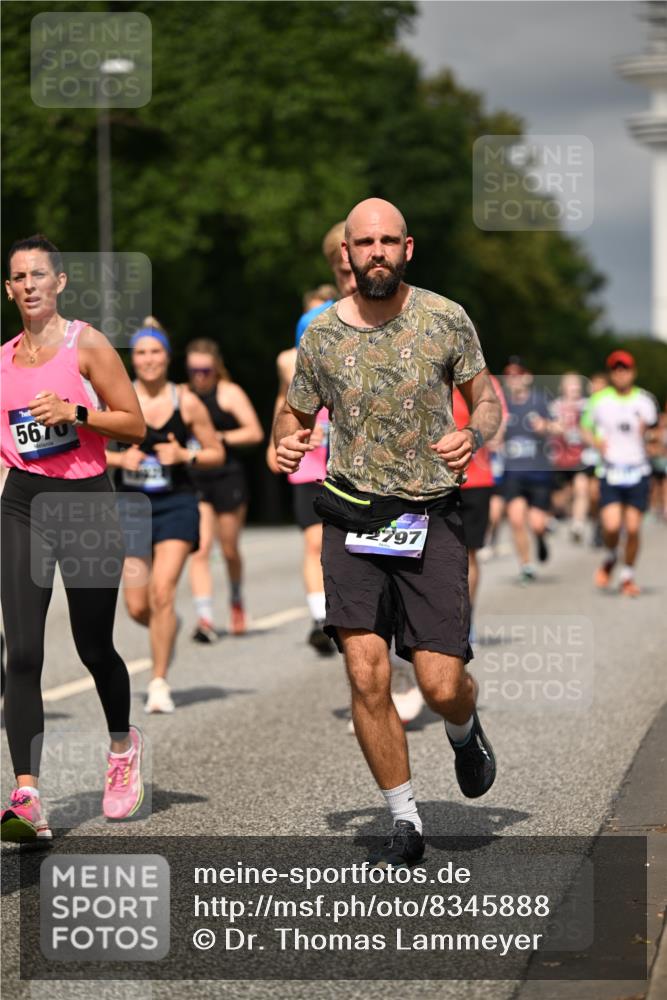 29.06.2025 - hella hamburg halbmarathon Dr. Thomas Lammeyer http://msf.ph/oto/8345888 29.06.2025 10:18:20 Kennedybrücke 1071, 1131, 1406, 1480, 2990, 3020, 3025, 3154, 3728, 3756, 3834, 3939, 5191, 5546, 5670, 6028, 6083, 6366, 6717, 7209, 7442, 7802, 7840, 7991, 8001, 8055, 8147, 8409, 9173, 9663, 9845, 10224, 10610, 10977, 11355 meine-sportfotos.de