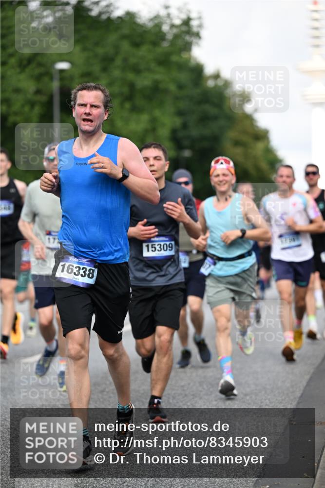 29.06.2025 - hella hamburg halbmarathon Dr. Thomas Lammeyer http://msf.ph/oto/8345903 29.06.2025 09:56:07 Kennedybrücke 1057, 1139, 1169, 1220, 1415, 1512, 1604, 2233, 3109, 3305, 4080, 4871, 4915, 5007, 5011, 5336, 5477, 6373, 6711, 7067, 7191, 7432, 7451, 7710, 7865, 7961, 8467, 8852, 9444, 10099, 10251, 10493, 10691, 10741 meine-sportfotos.de