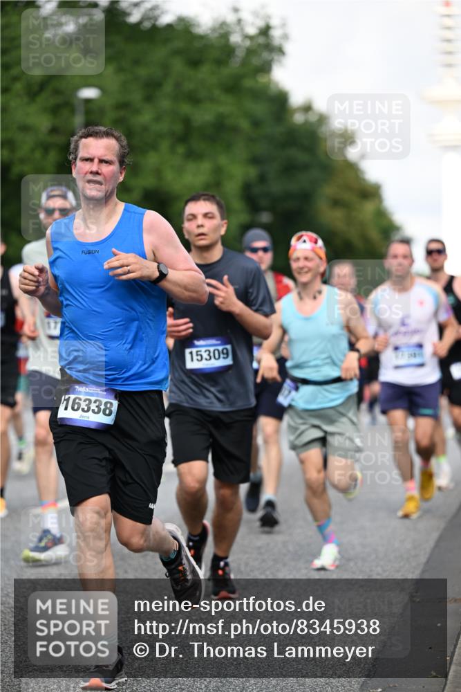 29.06.2025 - hella hamburg halbmarathon Dr. Thomas Lammeyer http://msf.ph/oto/8345938 29.06.2025 09:56:07 Kennedybrücke 1057, 1139, 1169, 1220, 1415, 1512, 1604, 2233, 3109, 3305, 4080, 4871, 4915, 5007, 5011, 5336, 5477, 6373, 6711, 7067, 7191, 7432, 7451, 7710, 7865, 7961, 8467, 8852, 9444, 10099, 10251, 10493, 10691, 10741 meine-sportfotos.de