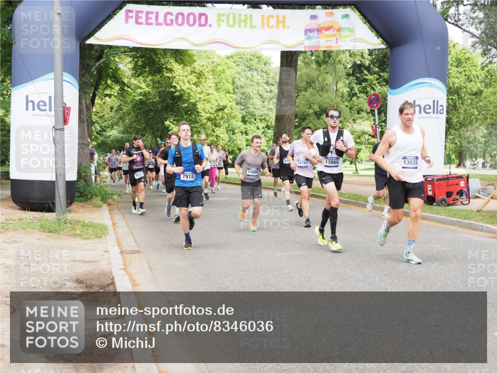 29.06.2025 - hella hamburg halbmarathon MichiJ http://msf.ph/oto/8346036 29.06.2025 10:40:36 Zwischen KM18-KM19 3999, 6877, 7232, 9032, 12490, 13033, 13803, 13865, 16357, 16780, 18487 meine-sportfotos.de