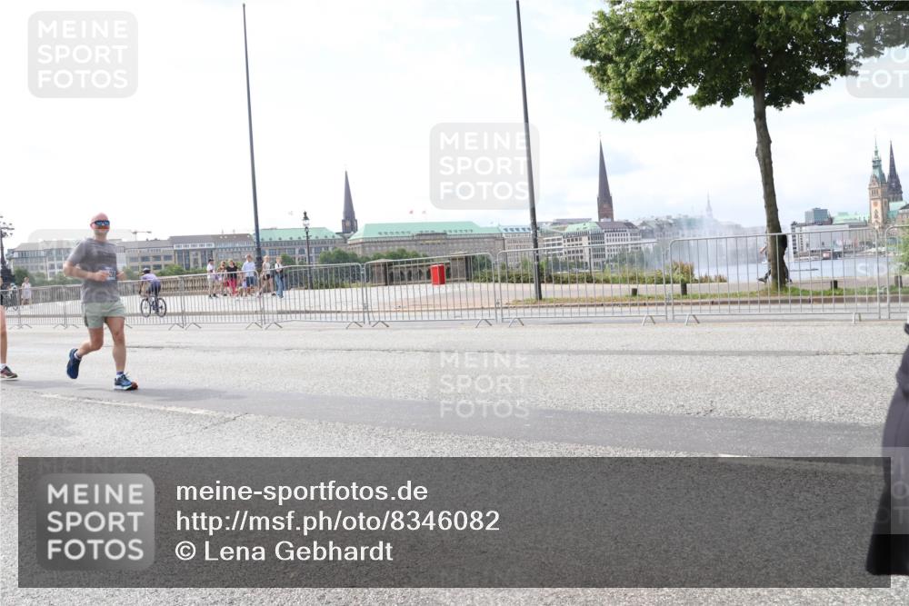 29.06.2025 - hella hamburg halbmarathon Lena Gebhardt http://msf.ph/oto/8346082 29.06.2025 10:13:37 Lombardsbrücke 1007, 1131, 1480, 1747, 1859, 2055, 2359, 2721, 2904, 2961, 2987, 3218, 3360, 3728, 3729, 4001, 4187, 4795, 4950, 5232, 5546, 5631, 5719, 6026, 6489, 6717, 6724, 7346, 7446, 7447, 7460, 7462, 7913, 8279, 8673, 8913, 9128, 9527, 9612, 9631, 10442, 10443, 10977, 11441, 12313, 12492, 12797, 12928, 12929, 13331, 13928, 15085, 15663, 15721, 15722, 15922, 16030, 16437, 16491, 17472, 17474, 17988, 18222, 18231, 18732 meine-sportfotos.de
