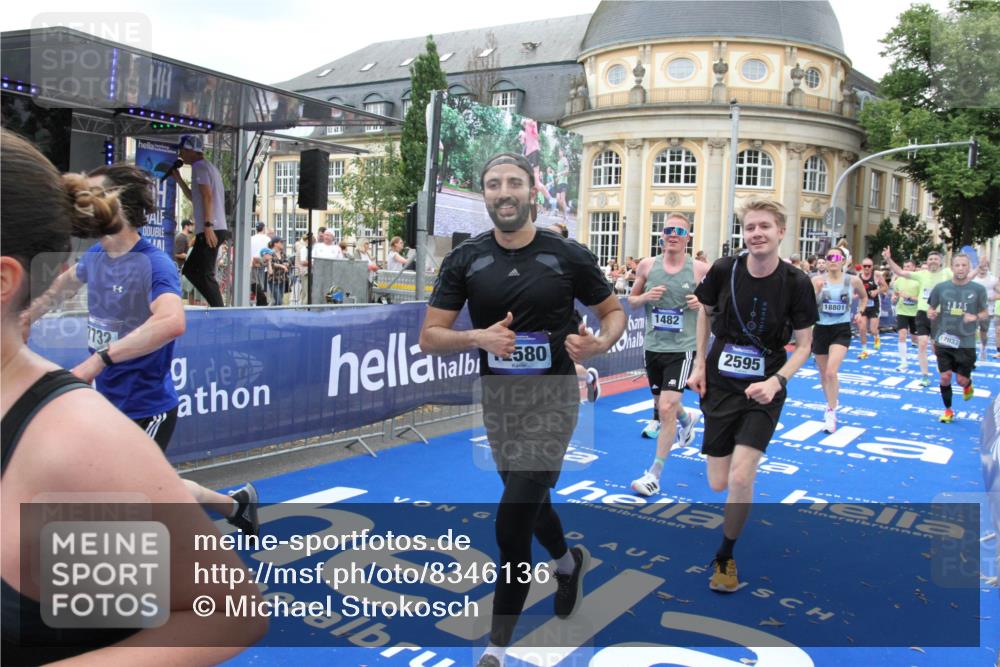 29.06.2025 - hella hamburg halbmarathon Michael Strokosch http://msf.ph/oto/8346136 29.06.2025 10:52:13 Ziel 1482, 2397, 2595, 4837, 5032, 5087, 5093, 5378, 5482, 6897, 7732, 9082, 12135, 12580, 13726, 14248, 14300, 15275, 15829, 16003, 16320, 16591, 16666, 17033, 17130, 18475, 18801 meine-sportfotos.de