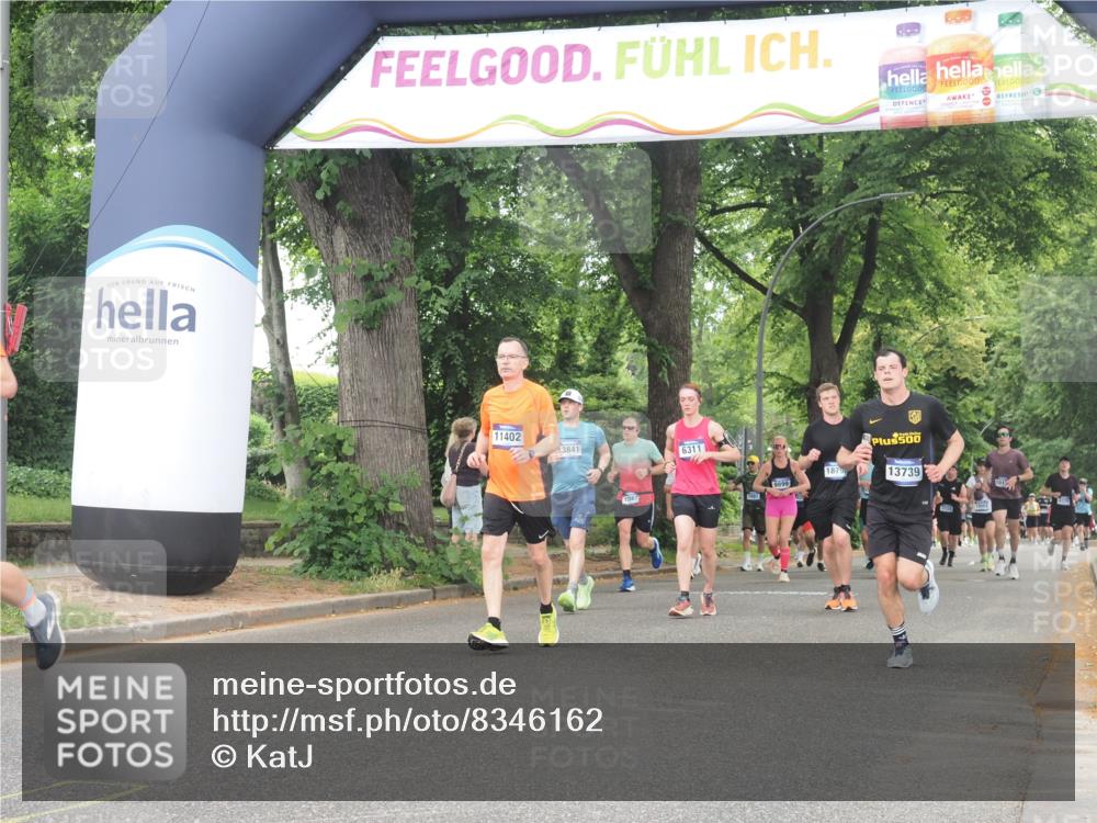 29.06.2025 - hella hamburg halbmarathon KatJ http://msf.ph/oto/8346162 29.06.2025 10:49:39 Zwischen KM18-KM19 1114, 1940, 4859, 7869 meine-sportfotos.de
