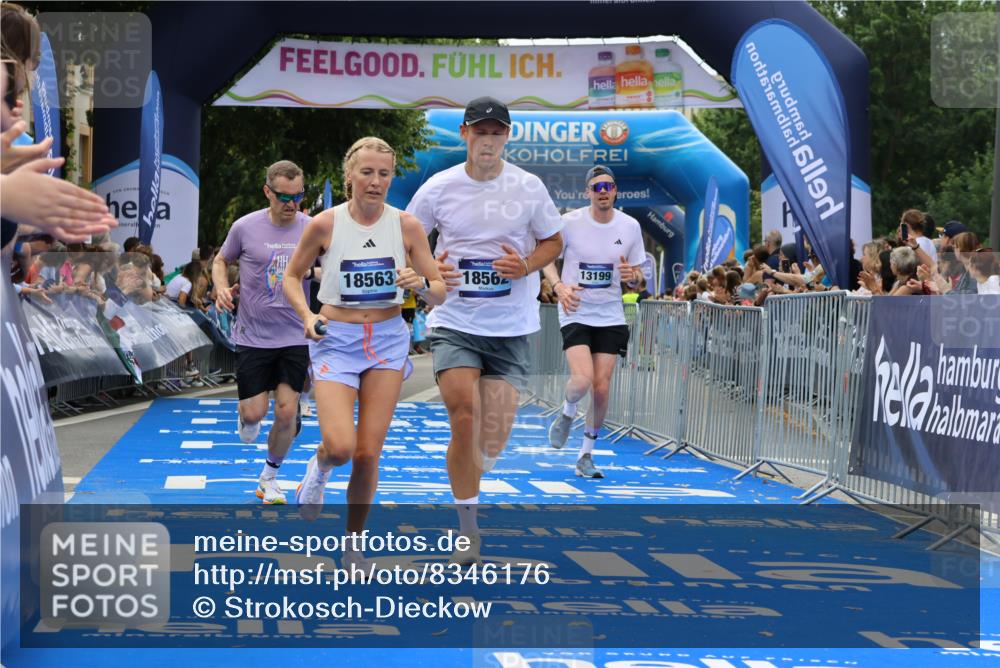 29.06.2025 - hella hamburg halbmarathon Strokosch-Dieckow http://msf.ph/oto/8346176 29.06.2025 10:32:30 Ziel 1707, 5070, 5746, 7845, 8883, 11745, 11877, 13199, 14293, 14908, 16619, 16957, 18135, 18562, 18563 meine-sportfotos.de