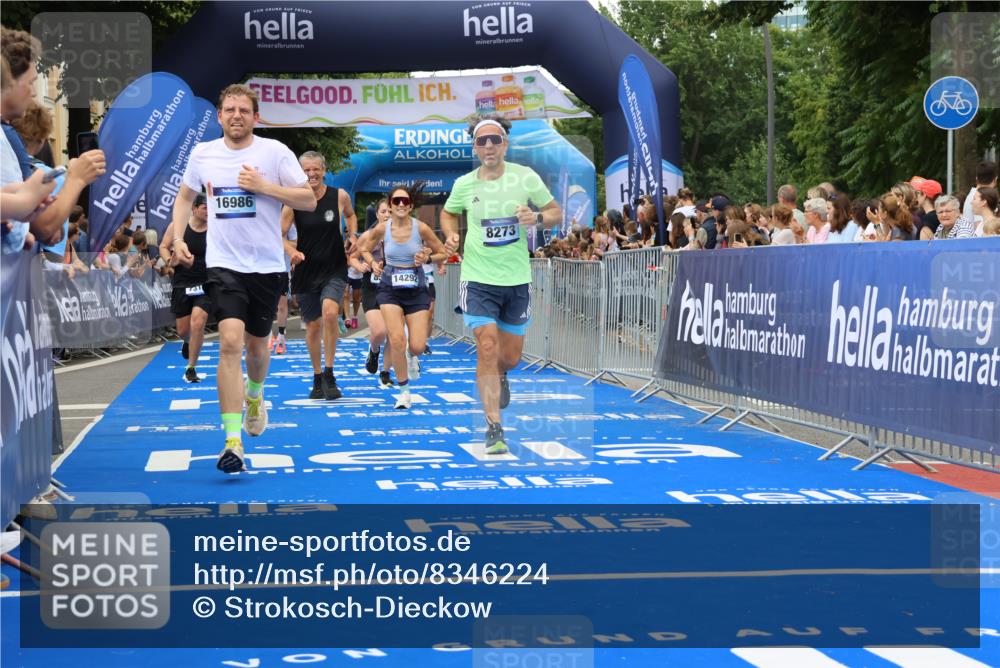 29.06.2025 - hella hamburg halbmarathon Strokosch-Dieckow http://msf.ph/oto/8346224 29.06.2025 10:53:10 Ziel 2074, 2111, 2208, 3059, 3258, 4121, 7312, 7383, 7864, 8273, 8361, 9142, 9537, 12875, 14323, 15179, 16929, 16986, 19208 meine-sportfotos.de