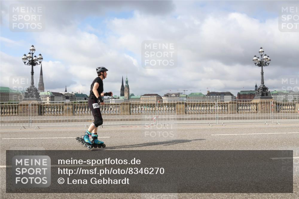 29.06.2025 - hella hamburg halbmarathon Lena Gebhardt http://msf.ph/oto/8346270 29.06.2025 09:09:09 Lombardsbrücke 268 meine-sportfotos.de