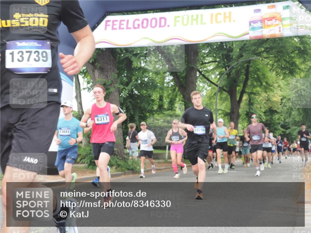 29.06.2025 - hella hamburg halbmarathon KatJ http://msf.ph/oto/8346330 29.06.2025 10:49:42 Zwischen KM18-KM19 1114, 1940, 4859, 6311 meine-sportfotos.de