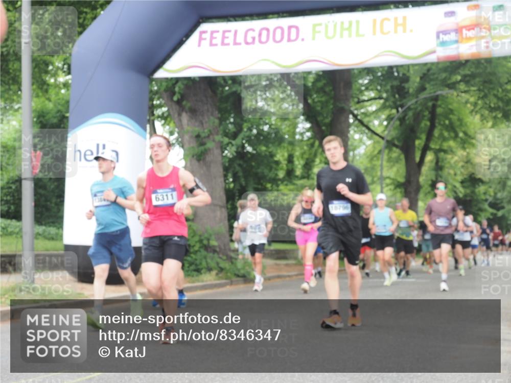 29.06.2025 - hella hamburg halbmarathon KatJ http://msf.ph/oto/8346347 29.06.2025 10:49:42 Zwischen KM18-KM19 1114, 1940, 4859, 6311 meine-sportfotos.de