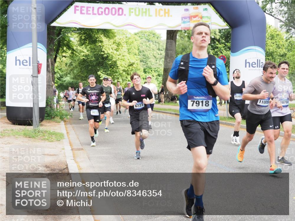 29.06.2025 - hella hamburg halbmarathon MichiJ http://msf.ph/oto/8346354 29.06.2025 10:40:38 Zwischen KM18-KM19 3334, 3999, 6723, 7232, 7918, 9032, 11009, 11333, 12490, 12607, 13033, 13803, 13865, 14239, 16467, 16780, 18487 meine-sportfotos.de