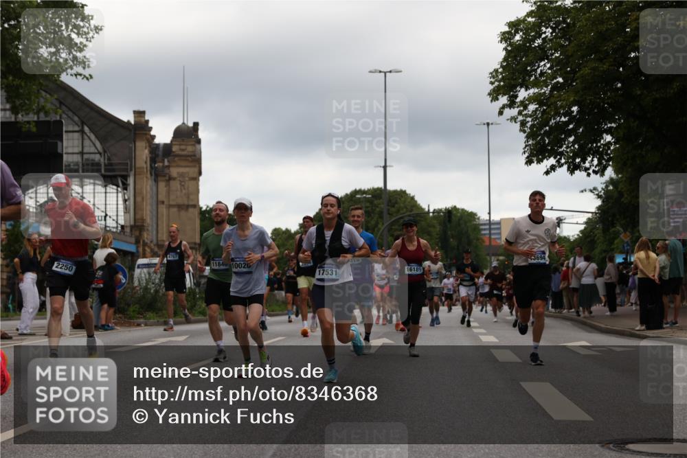 29.06.2025 - hella hamburg halbmarathon Yannick Fuchs http://msf.ph/oto/8346368 29.06.2025 10:52:27 20KM 1319, 1833, 2159, 2250, 2619, 2711, 2996, 3251, 4550, 4767, 5675, 6592, 7082, 7659, 7856, 8089, 9230, 9553, 9555, 9835, 10020, 10268, 10319, 10518, 10539, 10703, 11394, 11605, 11808, 11846, 12378, 12495, 12734, 12735, 12809, 12879, 13287, 13512, 13654, 13694, 14355, 14673, 15197, 15434, 15527, 16189, 17531, 17665, 17814, 17839, 17967, 18682, 18727, 18985, 19002, 19003 meine-sportfotos.de