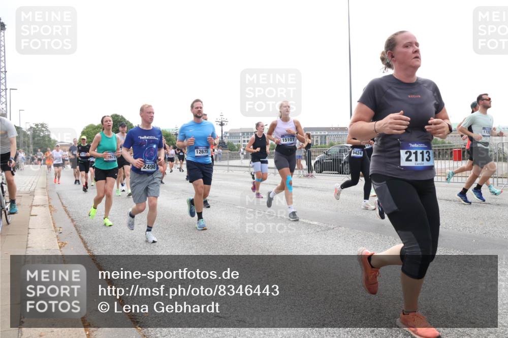 29.06.2025 - hella hamburg halbmarathon Lena Gebhardt http://msf.ph/oto/8346443 29.06.2025 10:38:29 Lombardsbrücke 573, 577, 2498, 12675, 15101, 9424, 2113, 1720, 56, 1196, 1394, 1457, 1596, 1721, 1742, 1791, 1901, 1966, 2113, 2151, 2498, 2576, 2660, 2693, 2786, 3010, 3094, 3095, 3216, 3242, 3286, 3323, 3338, 3635, 3636, 3716, 3726, 3777, 3841, 4028, 4139, 4155, 4159, 4259, 4260, 4316, 4414, 4883, 4921, 5085, 5089, 5155, 5300, 5617, 5684, 5713, 5735, 5913, 6199, 6200, 6695, 6696, 6751, 6875, 6930, 7117, 7118, 7148, 7165, 7371, 7552, 7561, 7629, 7692, 7849, 7868, 7914 meine-sportfotos.de