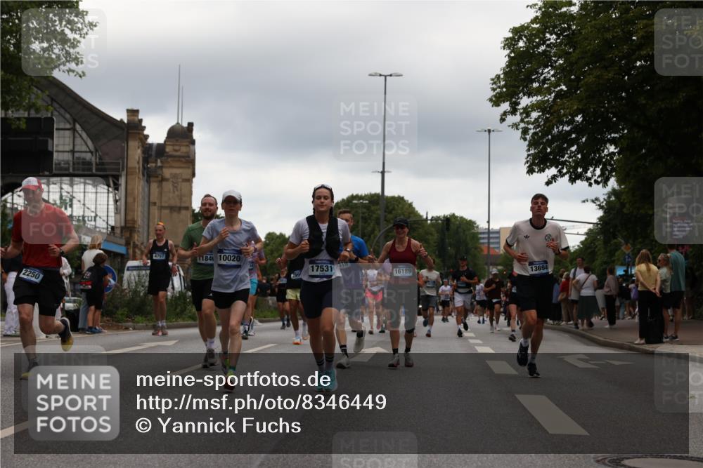 29.06.2025 - hella hamburg halbmarathon Yannick Fuchs http://msf.ph/oto/8346449 29.06.2025 10:52:27 20KM 1319, 1833, 2159, 2250, 2619, 2711, 2996, 3251, 4550, 4767, 5675, 6592, 7082, 7659, 7856, 8089, 9230, 9553, 9555, 9835, 10020, 10268, 10319, 10518, 10539, 10703, 11394, 11605, 11808, 11846, 12378, 12495, 12734, 12735, 12809, 12879, 13287, 13512, 13654, 13694, 14355, 14673, 15197, 15434, 15527, 16189, 17531, 17665, 17814, 17839, 17967, 18682, 18727, 18985, 19002, 19003 meine-sportfotos.de