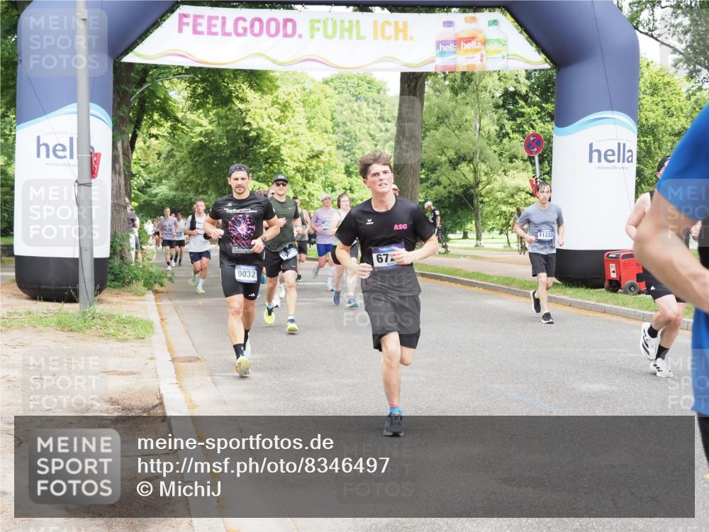 29.06.2025 - hella hamburg halbmarathon MichiJ http://msf.ph/oto/8346497 29.06.2025 10:40:39 Zwischen KM18-KM19 3334, 3999, 6723, 7918, 9032, 10724, 11009, 11333, 12490, 12607, 13033, 13803, 13865, 14239, 16467, 16780, 18487 meine-sportfotos.de