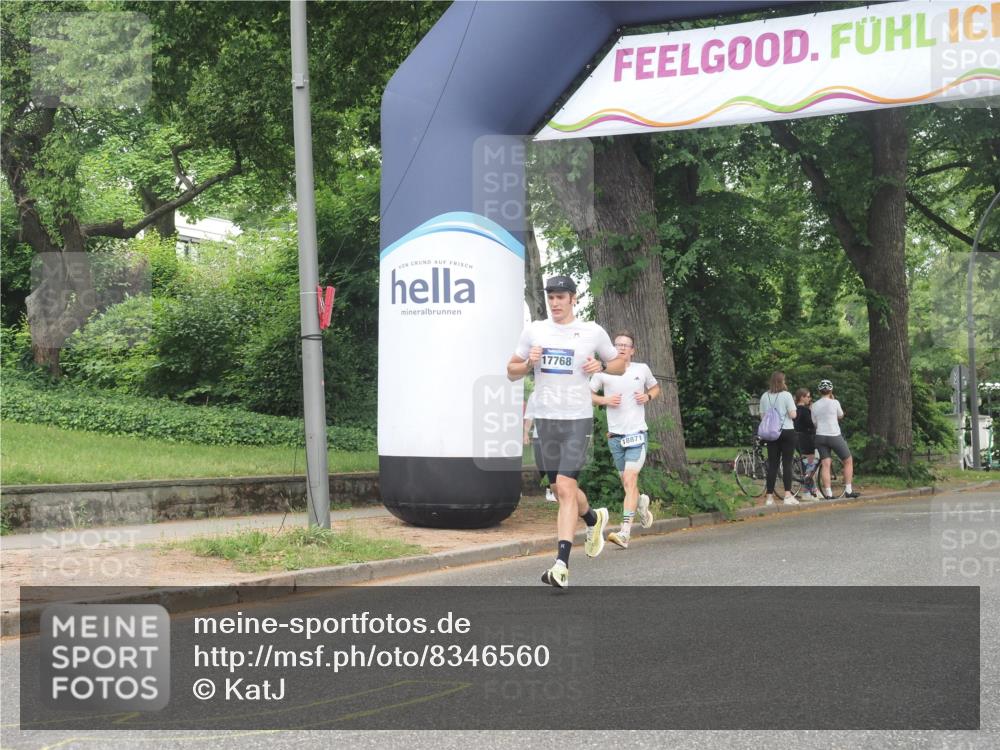 29.06.2025 - hella hamburg halbmarathon KatJ http://msf.ph/oto/8346560 29.06.2025 10:20:04 Zwischen KM18-KM19 3379, 8323 meine-sportfotos.de