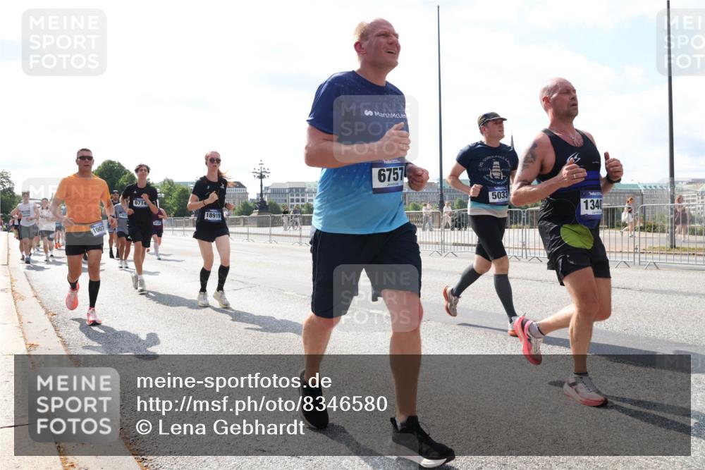29.06.2025 - hella hamburg halbmarathon Lena Gebhardt http://msf.ph/oto/8346580 29.06.2025 10:00:55 Lombardsbrücke 1007, 1457, 6714, 9124, 18919, 6757, 20, 5033, 1340, 1130, 1544, 1568, 1583, 1611, 1681, 1726, 2236, 2354, 2363, 2426, 2474, 2490, 2936, 2982, 3059, 3141, 3400, 3625, 3740, 3794, 3983, 4068, 4238, 4579, 4616, 4708, 4767, 4945, 5033, 5418, 5643, 5870, 6138, 6147, 6443, 6487, 6531, 6714, 6757, 6835, 7658, 7757, 7759, 7761, 8255, 8326, 8478, 8632, 8923, 9124, 9553, 9555, 9577, 9932, 10074, 10188, 10271, 10599 meine-sportfotos.de