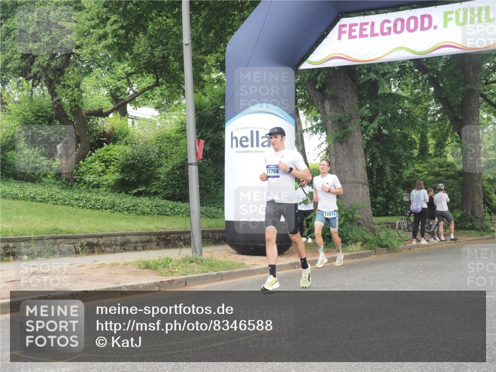 29.06.2025 - hella hamburg halbmarathon KatJ http://msf.ph/oto/8346588 29.06.2025 10:20:04 Zwischen KM18-KM19 3379, 8323 meine-sportfotos.de