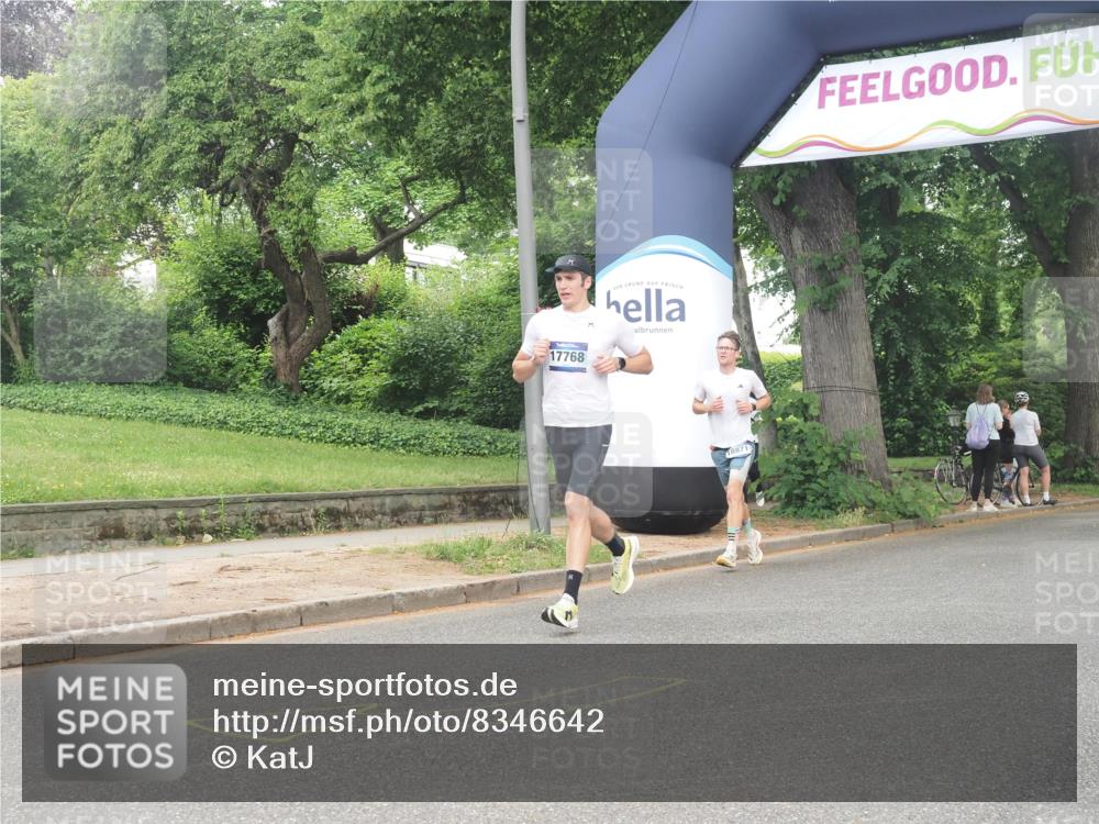 29.06.2025 - hella hamburg halbmarathon KatJ http://msf.ph/oto/8346642 29.06.2025 10:20:05 Zwischen KM18-KM19 3379, 8323 meine-sportfotos.de