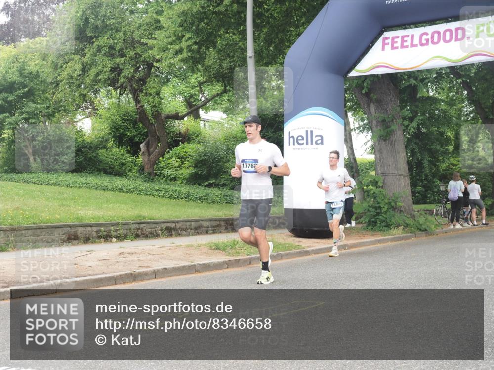 29.06.2025 - hella hamburg halbmarathon KatJ http://msf.ph/oto/8346658 29.06.2025 10:20:05 Zwischen KM18-KM19 3379, 8323 meine-sportfotos.de