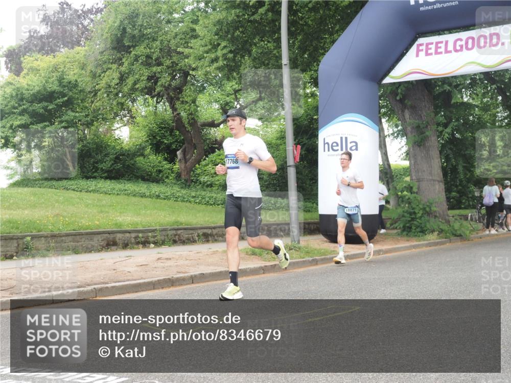 29.06.2025 - hella hamburg halbmarathon KatJ http://msf.ph/oto/8346679 29.06.2025 10:20:05 Zwischen KM18-KM19 3379, 8323 meine-sportfotos.de