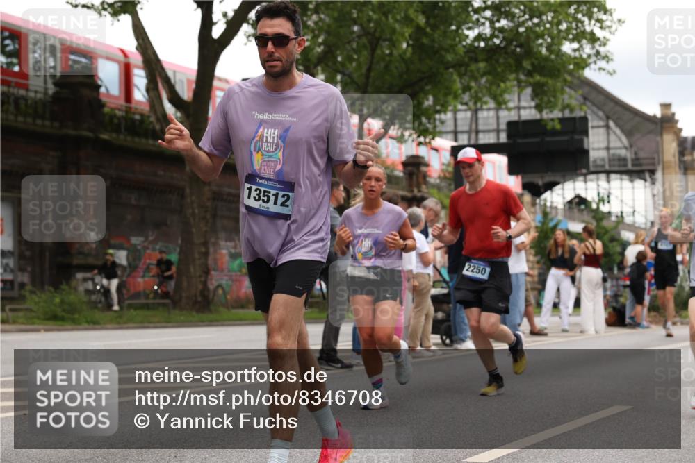 29.06.2025 - hella hamburg halbmarathon Yannick Fuchs http://msf.ph/oto/8346708 29.06.2025 10:52:28 20KM 1319, 1833, 2159, 2250, 2619, 2711, 2996, 3251, 4550, 4767, 5675, 6592, 7659, 7856, 8089, 9230, 9553, 9555, 9835, 10020, 10268, 10319, 10518, 10539, 10703, 11394, 11605, 11808, 11846, 12378, 12495, 12734, 12735, 12809, 12879, 13287, 13512, 13654, 13694, 14355, 14673, 15197, 15527, 16189, 16409, 17531, 17665, 17814, 17839, 17967, 18682, 18727, 18833, 18985, 19002, 19003 meine-sportfotos.de